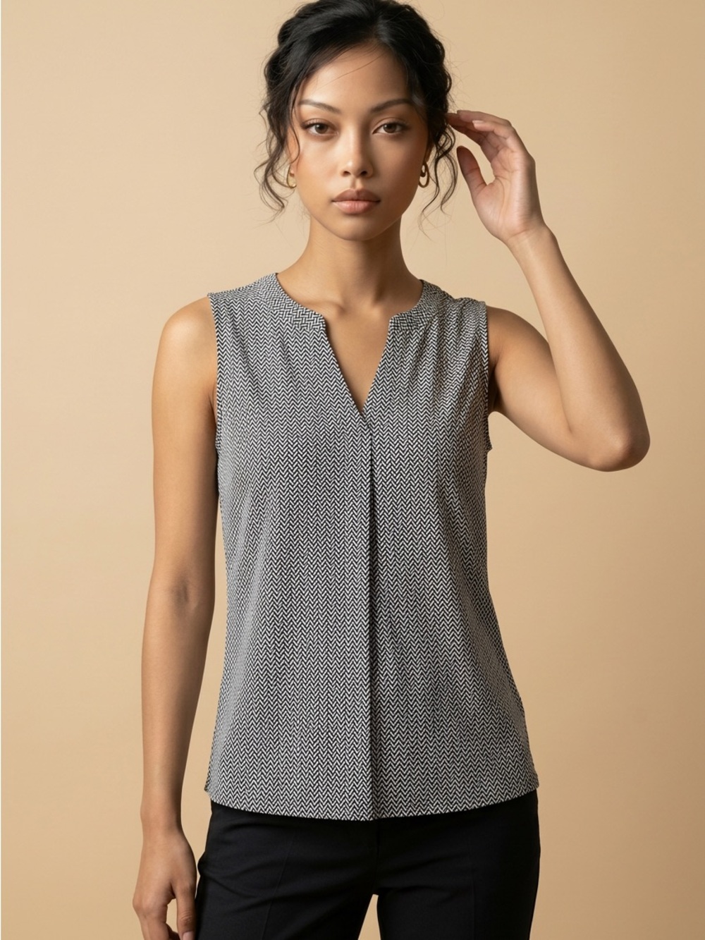 H&M Women's Black and White Sleeveless Top